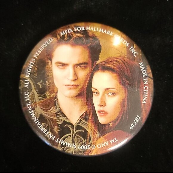 Collectible New Moon Pins, Set of 4 (set #1) - Picture 10 of 10